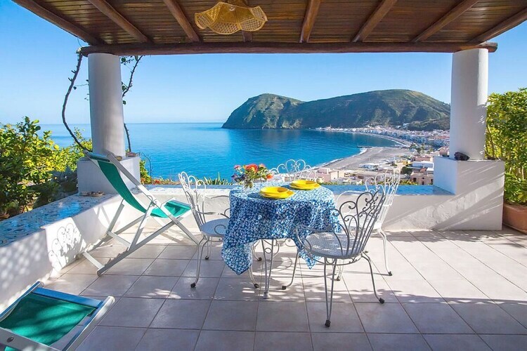 Villa Mela C à Lipari : vue mer et plage à 350 m - Photo 1
