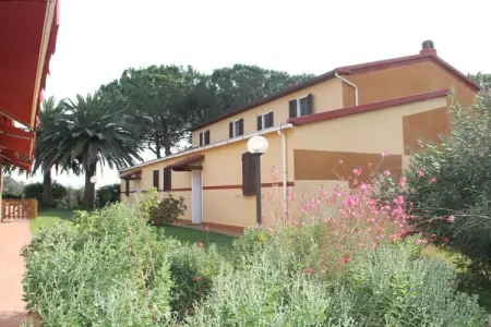 247198, Ferme à Cecina avec piscine - Photo 3