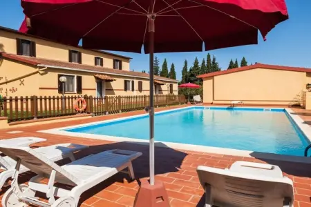 247198, Ferme à Cecina avec piscine - Photo 8