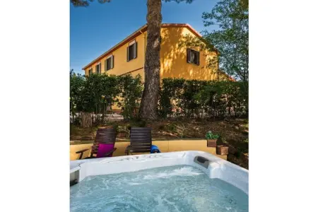 247198, Ferme à Cecina avec piscine - Photo 29