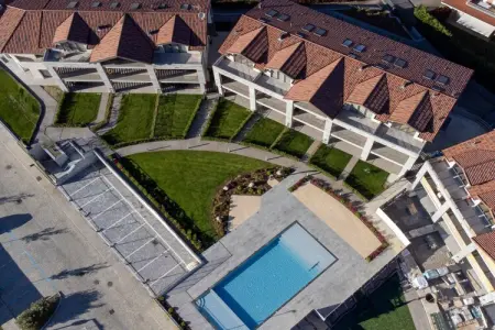 Maison 3 chambres avec piscine débordement à Colico : photo 2