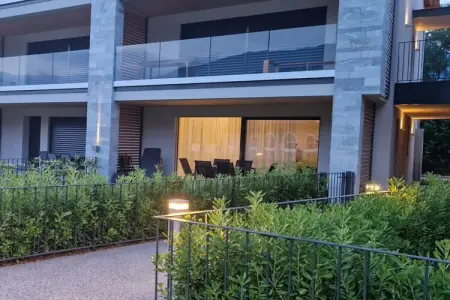 Maison 3 chambres avec piscine débordement à Colico : photo 4