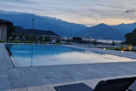 Maison 3 chambres avec piscine débordement à Colico : photo 9
