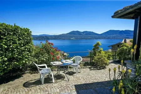Casa Baita Flavia à Oggebbio : vue panoramique lac