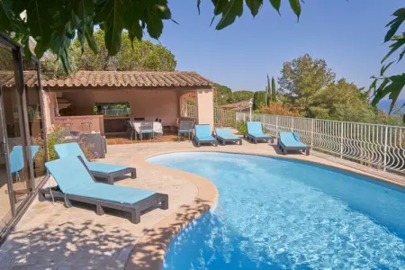 Maison 4 chambres avec piscine et vue mer aux Issambres : photo 2