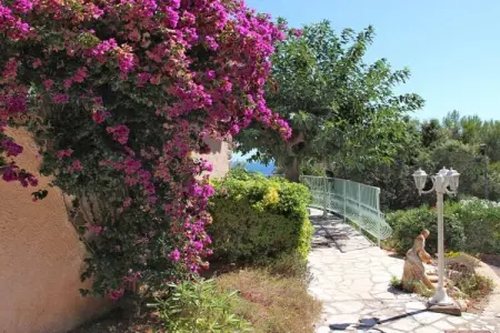 Maison 4 chambres avec piscine et vue mer aux Issambres : photo 5