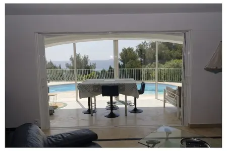 Maison 4 chambres avec piscine et vue mer aux Issambres : photo 13