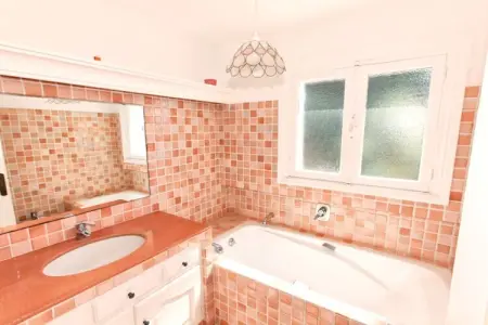 Maison 4 chambres avec piscine et vue mer aux Issambres : photo 24