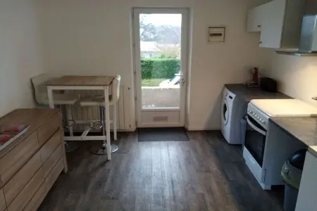 Maison familiale 3 chambres à L'Isle-Jourdain, grand jardin : photo 9
