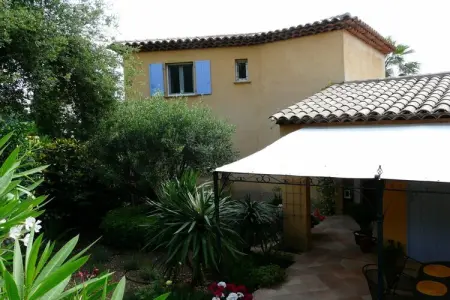 284384, Maison de vacances à Cogolin avec piscine - Photo 1
