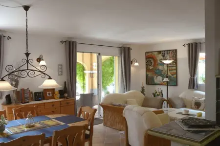 284384, Maison de vacances à Cogolin avec piscine - Photo 10