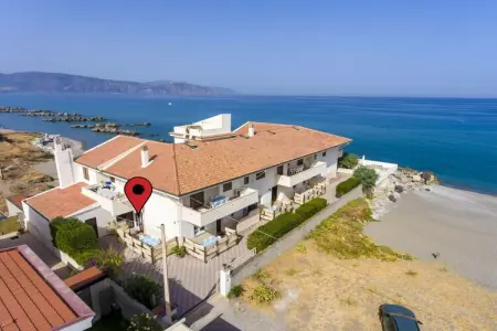 Maison Sicile vue mer, 2 chambres accès plage direct
