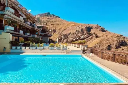 Maison 6 pers. à Taormina, vue mer et piscine