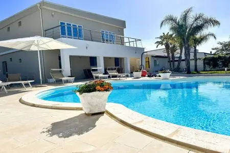Villa Salvo avec piscine privée pour 14 personnes : photo 4