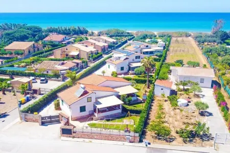 Maison familiale Sicile, piscine à 100 m de la plage : photo 2