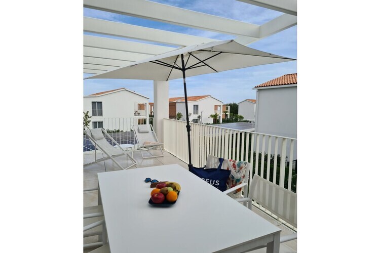 Appartement en étage avec balcon dominant les palmiers - Photo 2