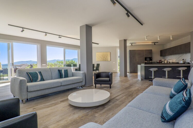 Villa Spa Nipotine B à Arizzano : 5 chambres, vue lac - Photo 2