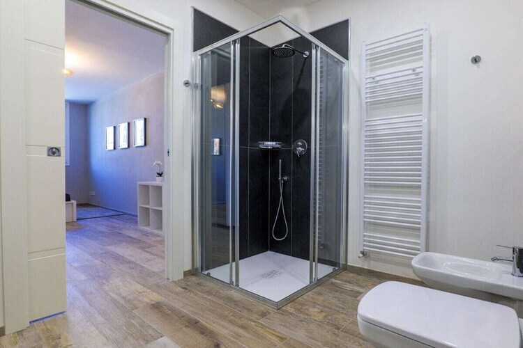 Villa Spa Nipotine B à Arizzano : 5 chambres, vue lac - Photo 23