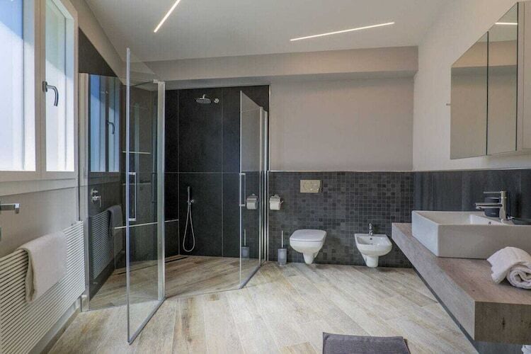 Villa Spa Nipotine B à Arizzano : 5 chambres, vue lac - Photo 25