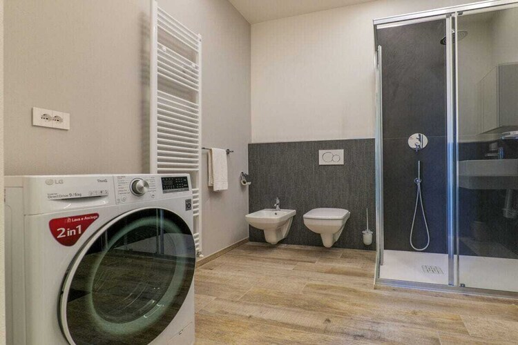 Villa Spa Nipotine B à Arizzano : 5 chambres, vue lac - Photo 27