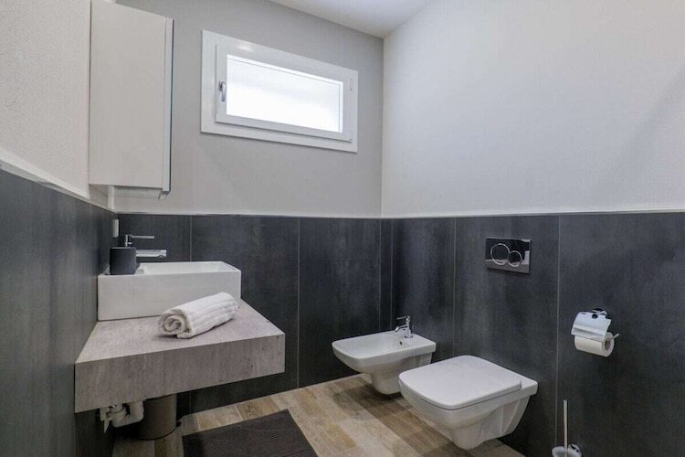 Villa Spa Nipotine B à Arizzano : 5 chambres, vue lac - Photo 28