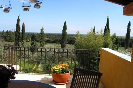 Maison Le Mûrier à Beaucaire, 6 personnes, oliveraie : photo 2