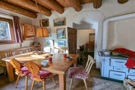 535623, Maison de vacances à Bezzecca avec piscine - Photo 10