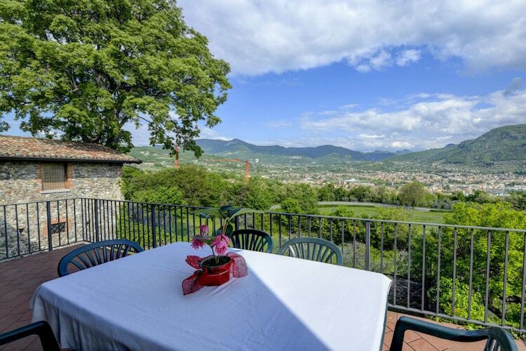 Villa Casale Lucrezia à Salò avec piscine et oliveraie - Photo 8