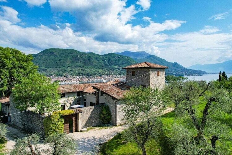 Villa Casale Lucrezia à Salò avec piscine et oliveraie - Photo 9