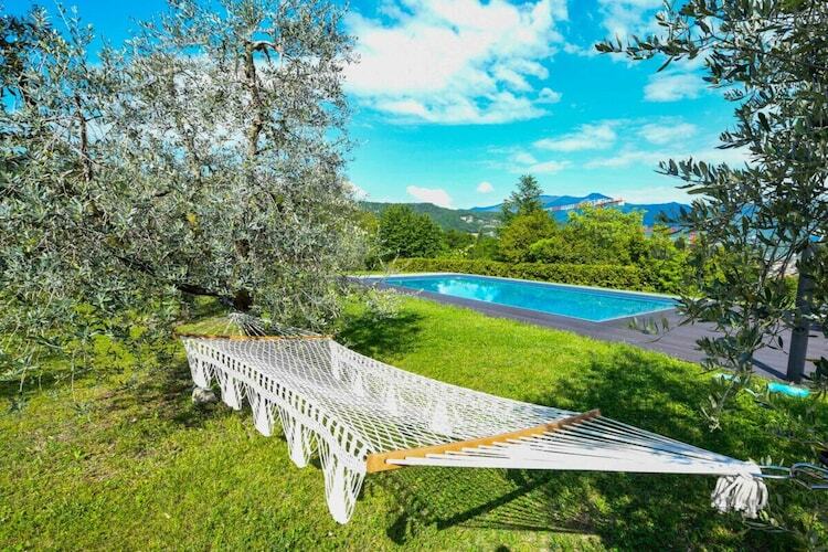 Villa Casale Lucrezia à Salò avec piscine et oliveraie - Photo 14
