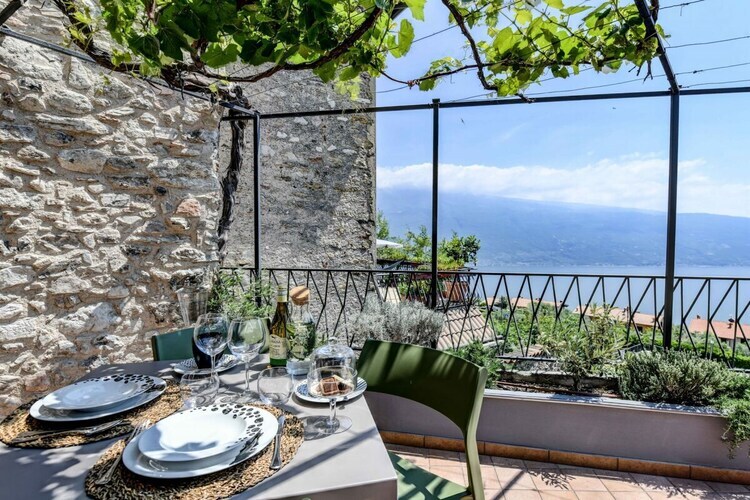 Maison indépendante à Tignale avec balcon panoramique - Photo 4
