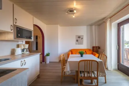 Maison indépendante 2 pers. avec balcons à Termeno : photo 12