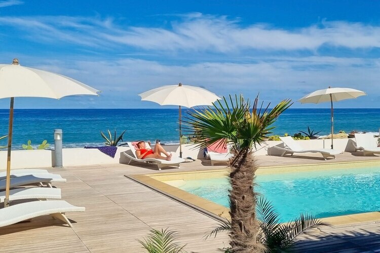Maison pieds dans l'eau en Sicile avec piscine - Photo 1