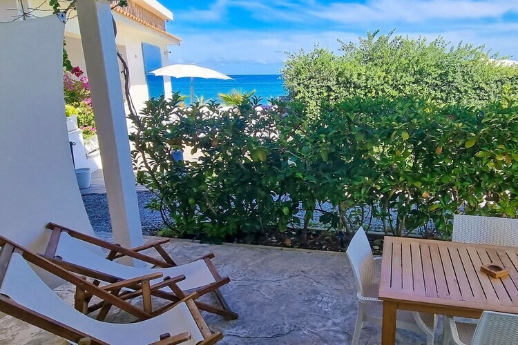 Maison pieds dans l'eau en Sicile avec piscine - Photo 3