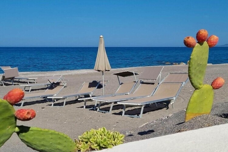 Maison pieds dans l'eau en Sicile avec piscine - Photo 5