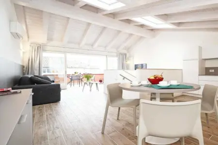 Maison spacieuse Lazise, 2 chambres, 6 personnes : photo 5