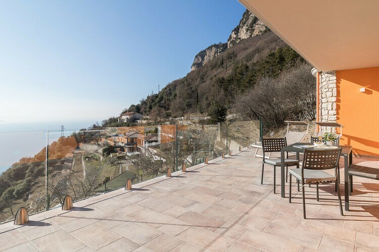 Maison rénovée avec vue lac de Garde à Tignale - Photo 2