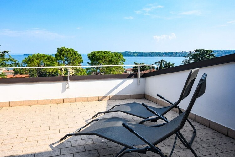 Appartement rénové face au lac, balcon à Gardone Riviera - Photo 5
