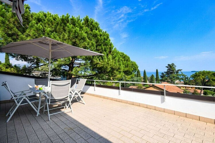 Appartement rénové face au lac, balcon à Gardone Riviera - Photo 8
