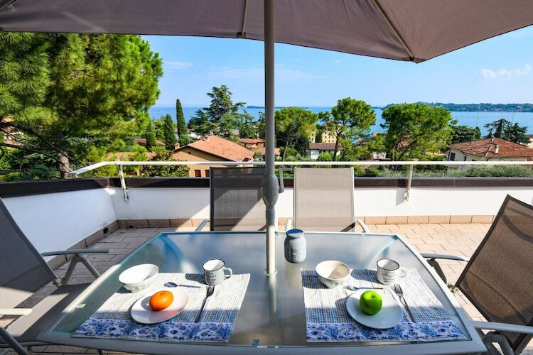 Appartement rénové face au lac, balcon à Gardone Riviera - Photo 10
