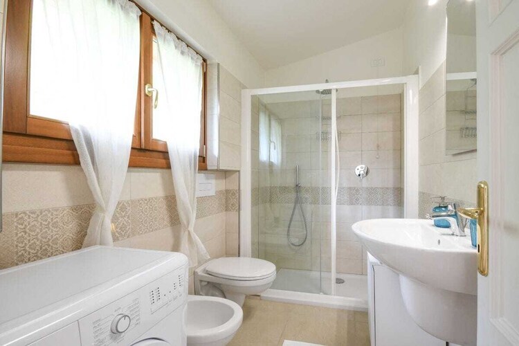 Appartement rénové face au lac, balcon à Gardone Riviera - Photo 24