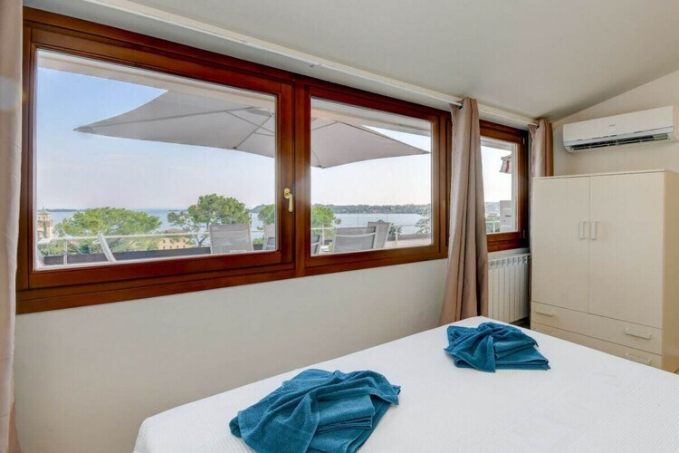 Appartement rénové face au lac, balcon à Gardone Riviera - Photo 31