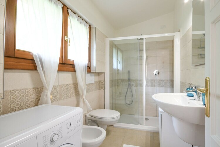 Appartement rénové face au lac, balcon à Gardone Riviera - Photo 35