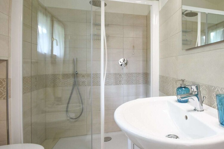 Appartement rénové face au lac, balcon à Gardone Riviera - Photo 36