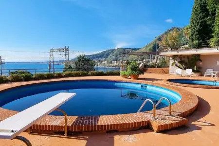 Maison avec terrasse vue mer et Etna à Taormina