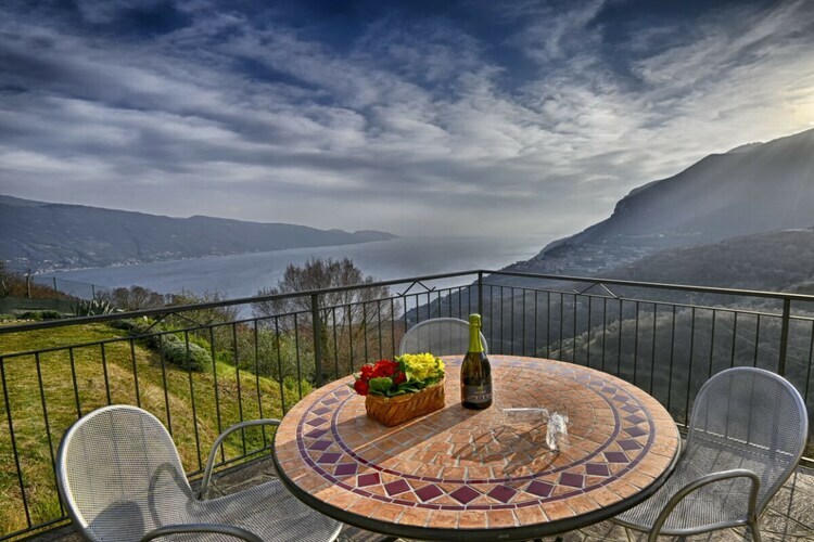Villa Margherita à Tignale : vue panoramique lac de Garde - Photo 1
