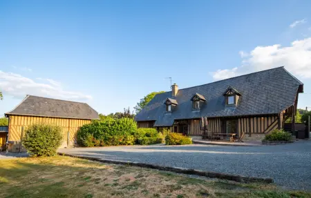 Maison normande à colombages, bain nordique et salle de sport : photo 10
