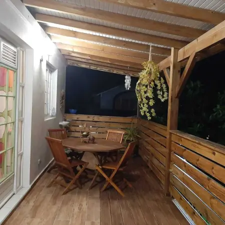 Location appartement à Le Moule, Studio confortable Le Moule 40 m² jardin