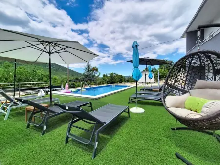 Maison Mara à Trogir : piscine et terrain de 3000 m² : photo 4