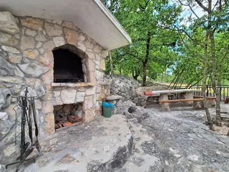 Maison Mara à Trogir : piscine et terrain de 3000 m² : photo 12